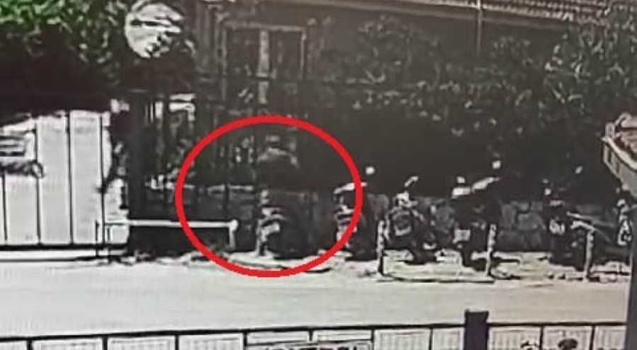 Bursa'da motosiklet hırsızlığı güvenlik kamerasında