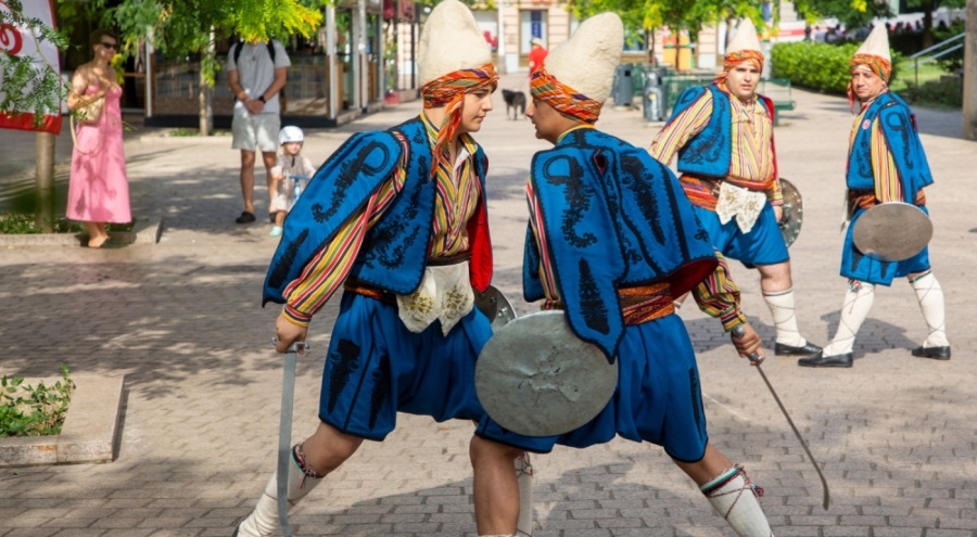 Bursa Tahtakıran Kılıç Kalkan Halk Oyunları ekibi Zagreb'de