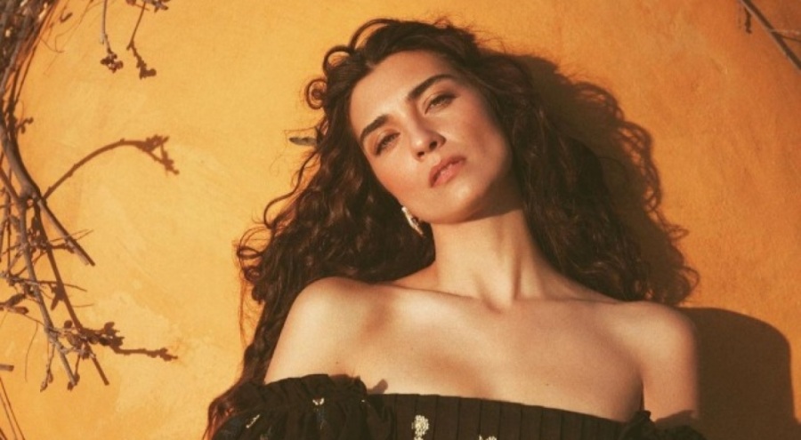 Tuba Büyüküstün'ün İngilizce videosu sosyal medyada gündem oldu