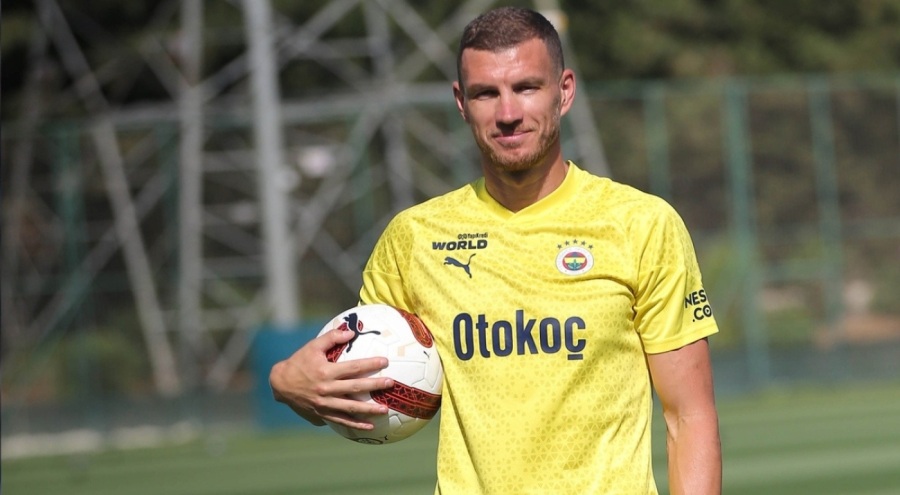 Fenerbahçe'nin yıldız ismi Dzeko: Fenerbahçe şampiyonluğu hak ediyor