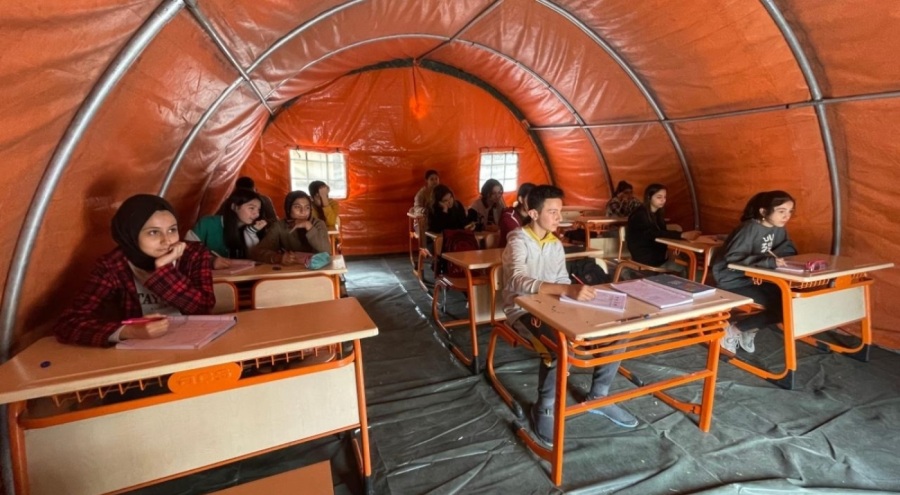 Afet bölgesinde YKS tepkisi!