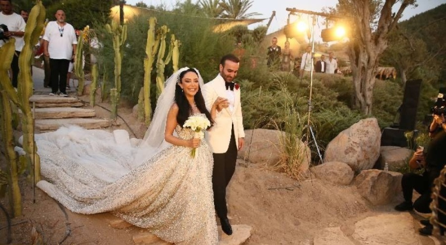 70 kiloluk gelinliği giymek için spor eğitimi aldı