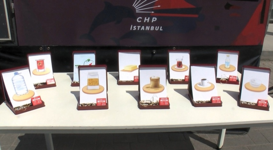 CHP, İstanbul'da zam sergisi açtı
