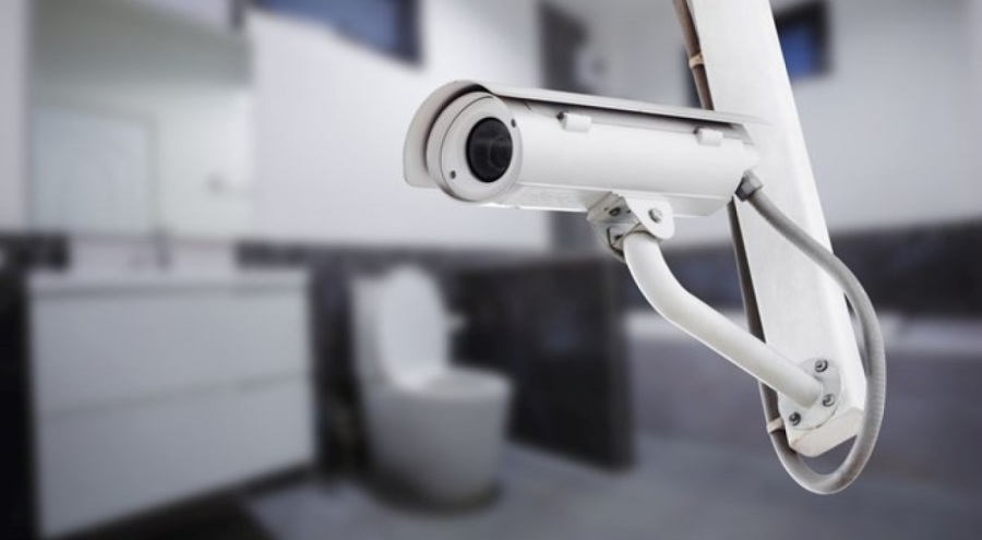 Kiralık dairede, banyoya konulmuş gizli kamera çıktı