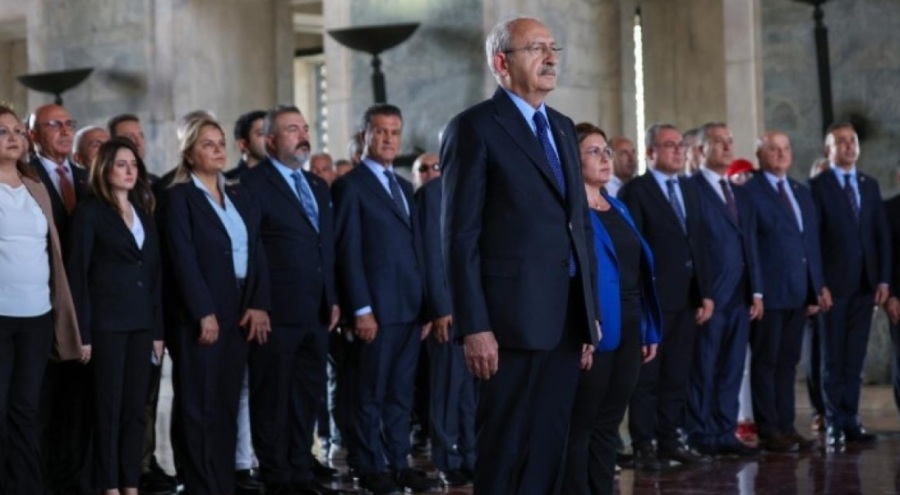 Kılıçdaroğlu, Anıtkabir'i ziyaret etti