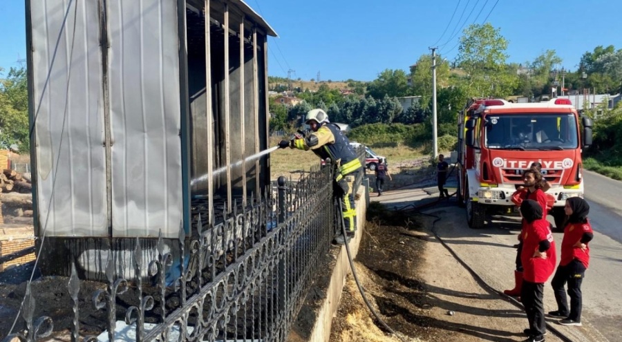 Gebze'de kereste fabrikasında yangın
