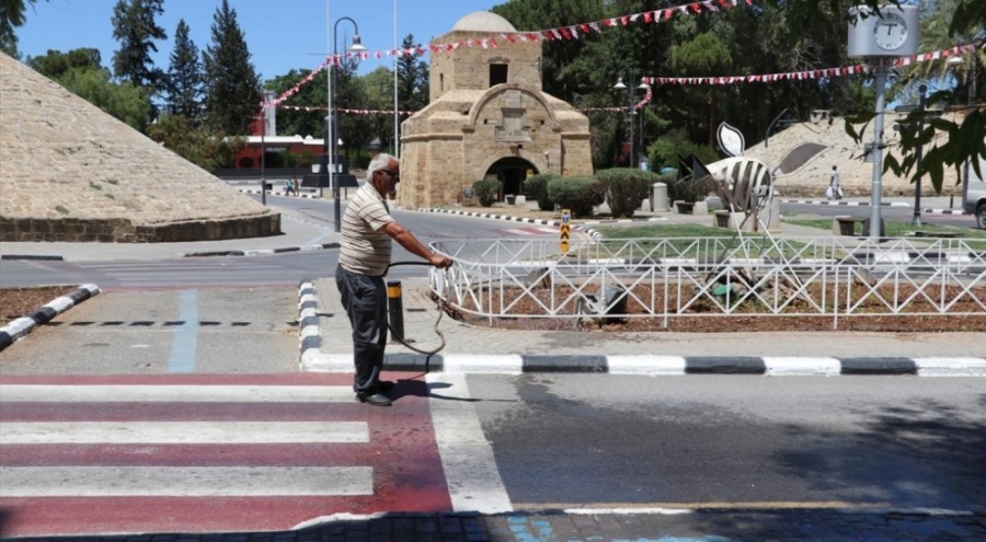 KKTC'de sıcaklar nedeniyle belirli saatlerde dışarıda çalışma yasağı uzatıldı