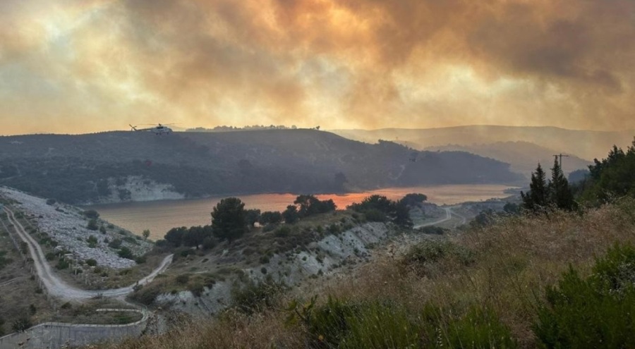 Manisa'daki yangına müdahale devam ediyor