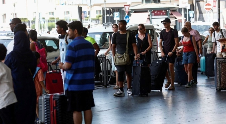 İtalyanlar turistlerden rahatsız oluyor!