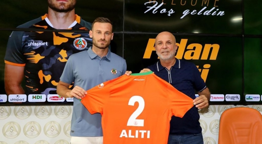 Alanyaspor Kosovalı stoper ile sözleşme imzaladı