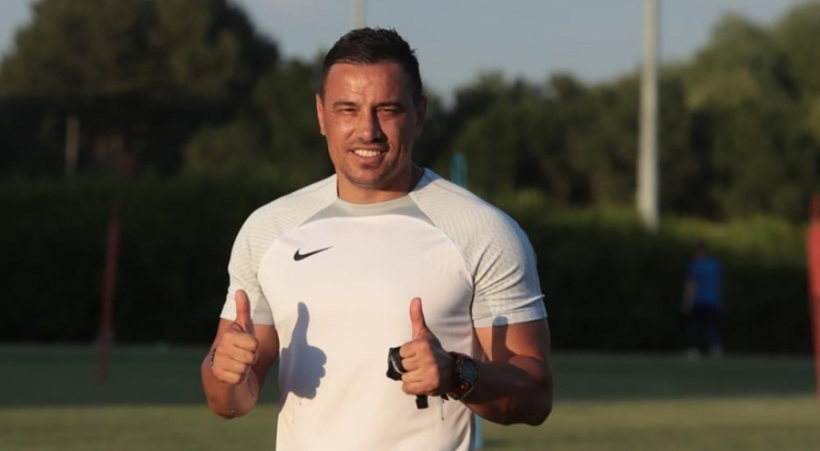 Kayserispor teknik direktörü istifa mı etti?