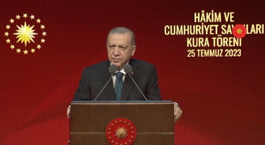 Cumhurbaşkanı Erdoğan'dan yeni anayasa sinyali!