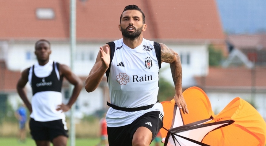 Umut Meraş trafik kazası geçirdi!