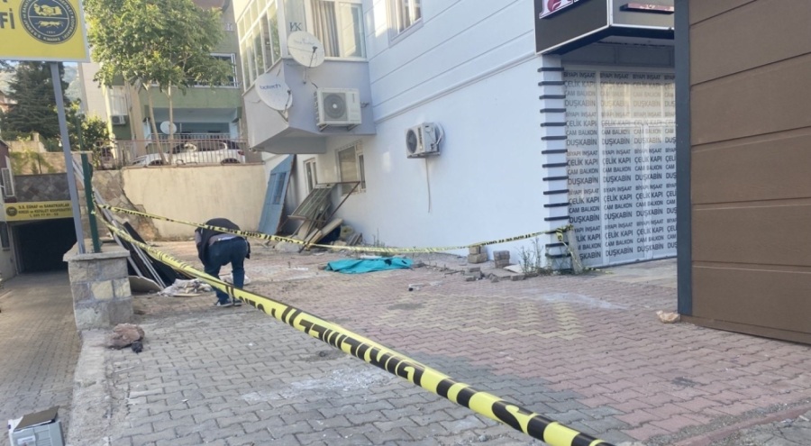 5 yaşındaki çocuk 4 katlı binanın çatısından düştü