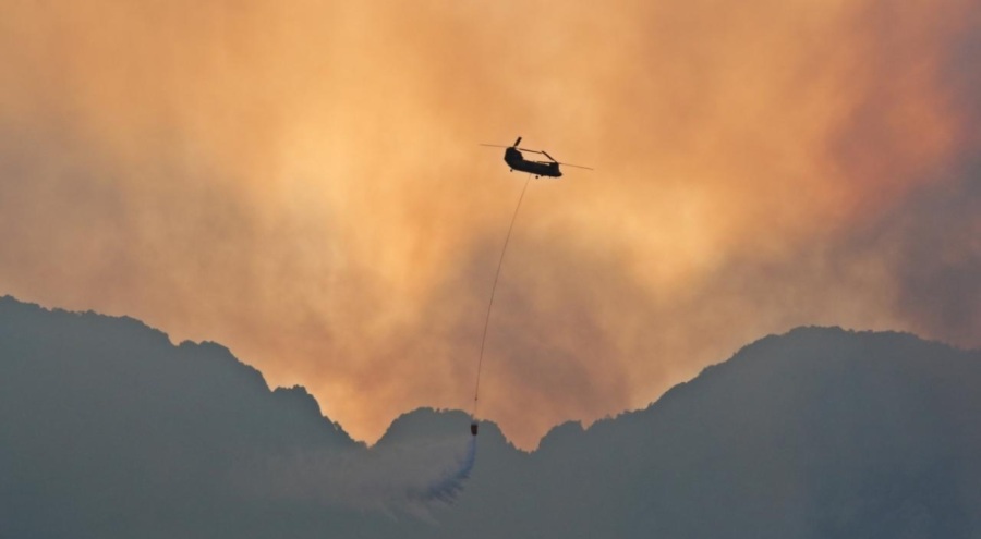 Kemer'de alevlere müdahale sürüyor