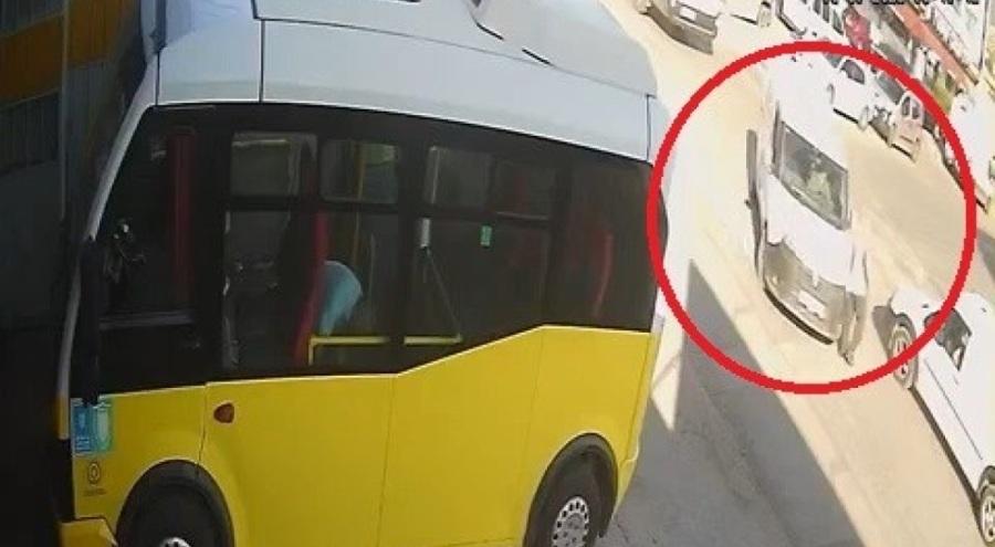 Bursa'da dalgın sürücü yayaya çarptı!