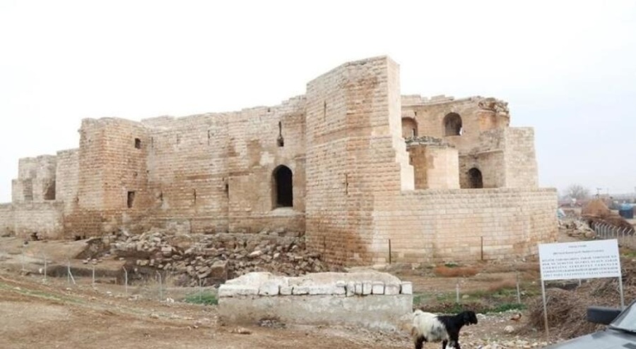 Depremde zarar gören tarihi binaların onarım ihaleleri yapıldı