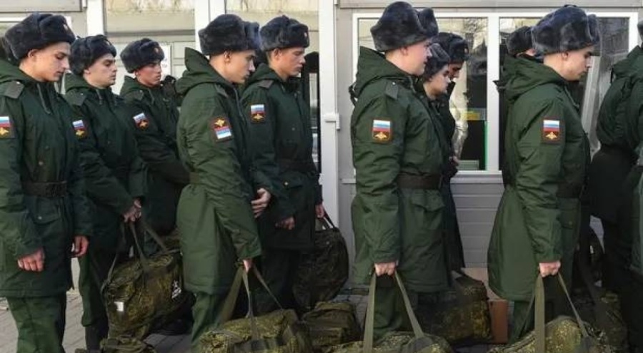 Rusya zorunlu askerlik yaşını yükseltecek