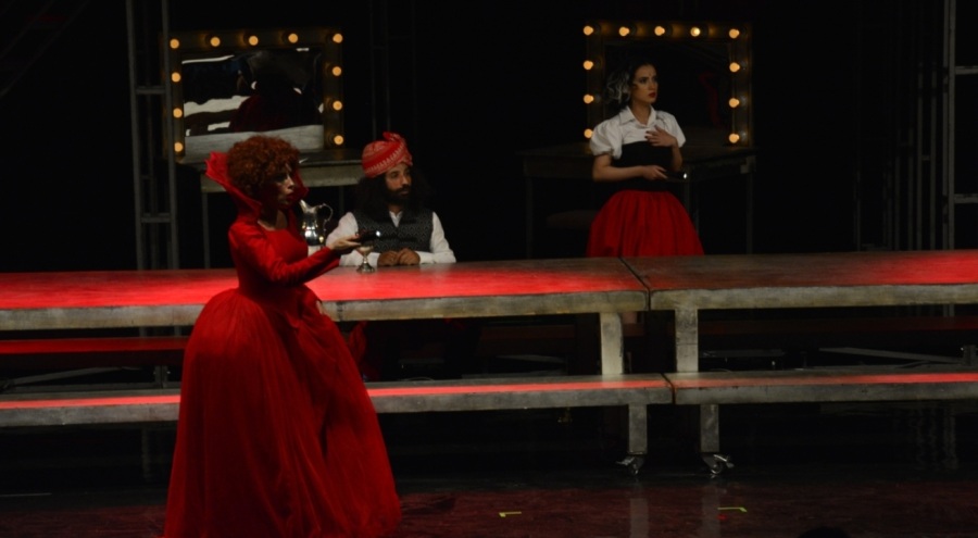 "61. Uluslararası Bursa Festivali"nde "Richard" Bursalılarla buluştu