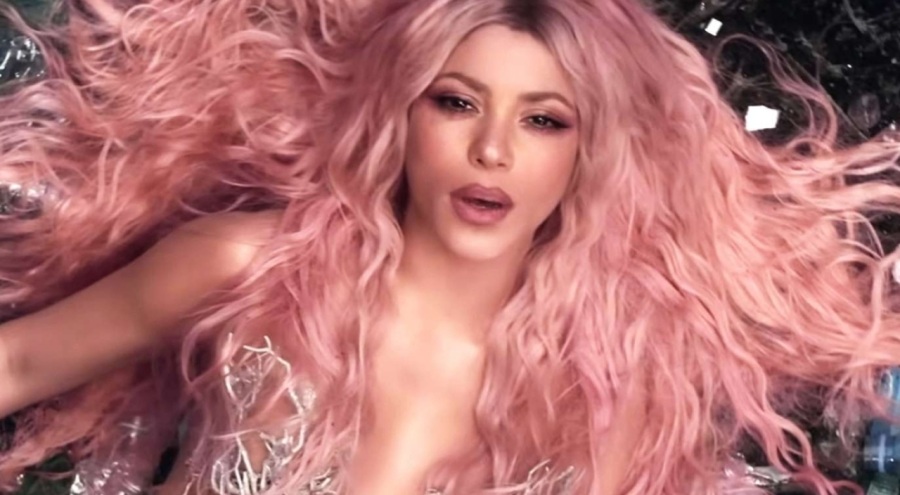 Shakira klip çekiminde fareyi görünce çığlık attı