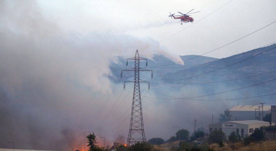 Yunanistan'daki yangınlar rekor kırdırdı! Karbon emisyonu bir megaton üzerine çıktı