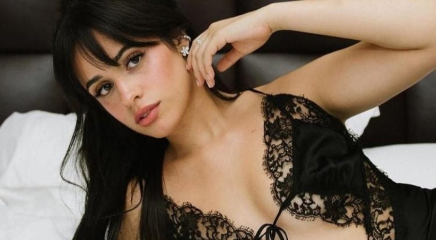 Eleştirilerin odağındaki Camila Cabello'dan üstsüz pozlar