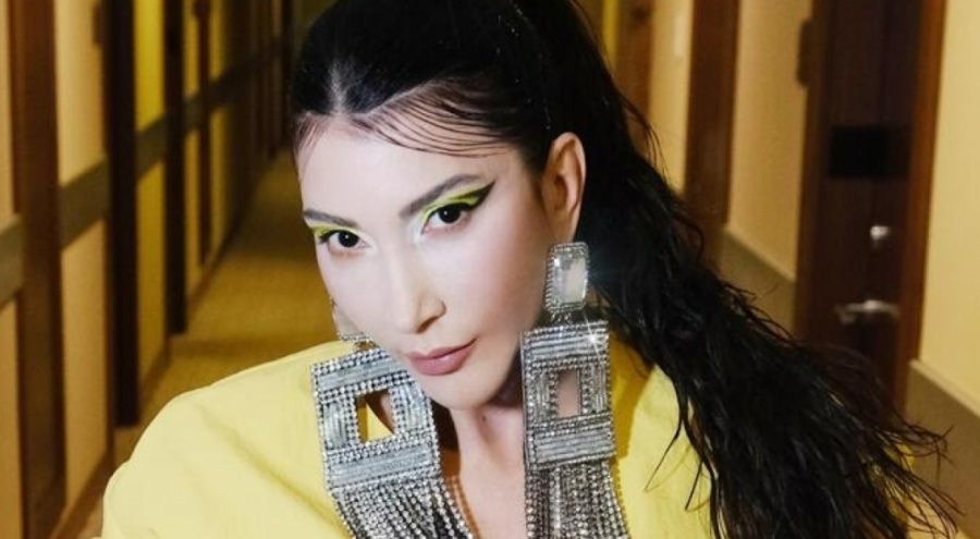 Hande Yener Kıbrıs'tan ev aldı