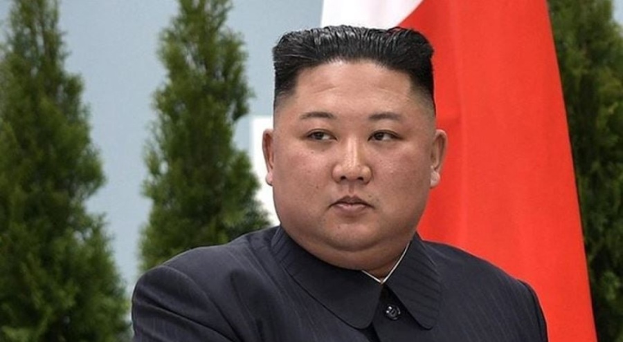 Kuzey Kore füzelerini görücüye çıkardı