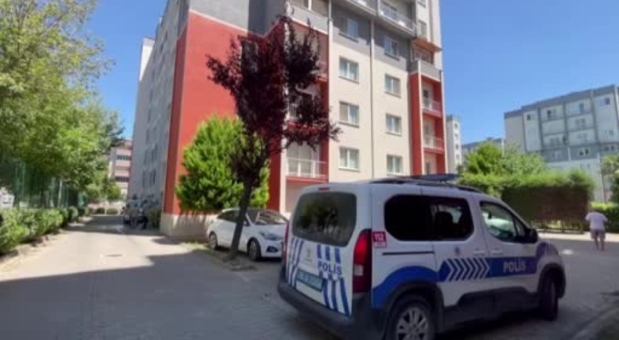 Bursa'da cam balkon takarken 7. kattan düşerek can verdi!