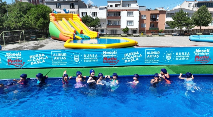 Bursa'da okul bahçelerine havuz inşa edildi