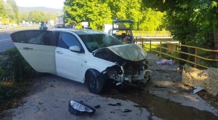 Bursa'da çarpışan araçlardan biri piknik yapan ailenin arasında daldı!
