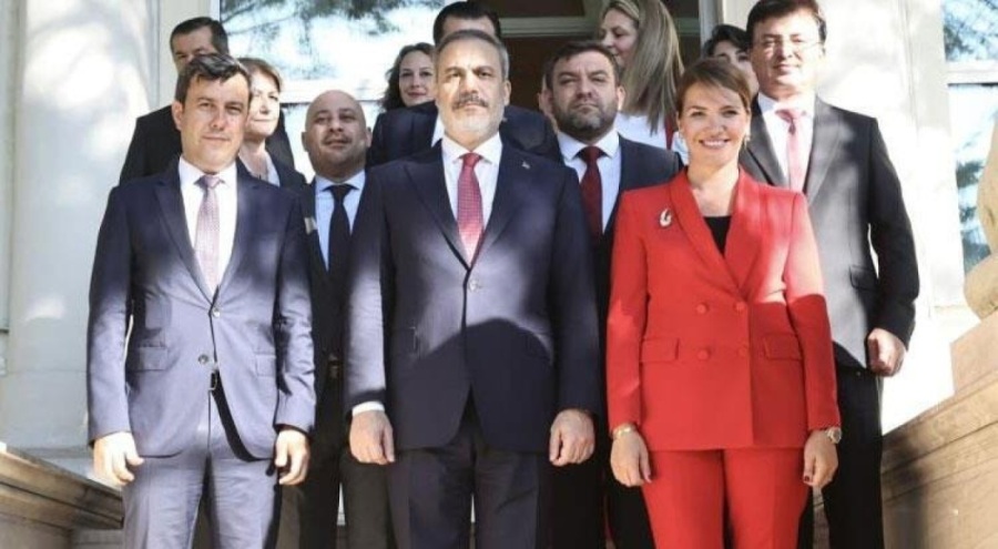 Hakan Fidan, Türkiye'nin Budapeşte Büyükelçiliğini ziyaret etti