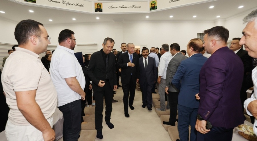 Erdoğan'dan Ali Baba Sultan Cemevi'ne ziyaret