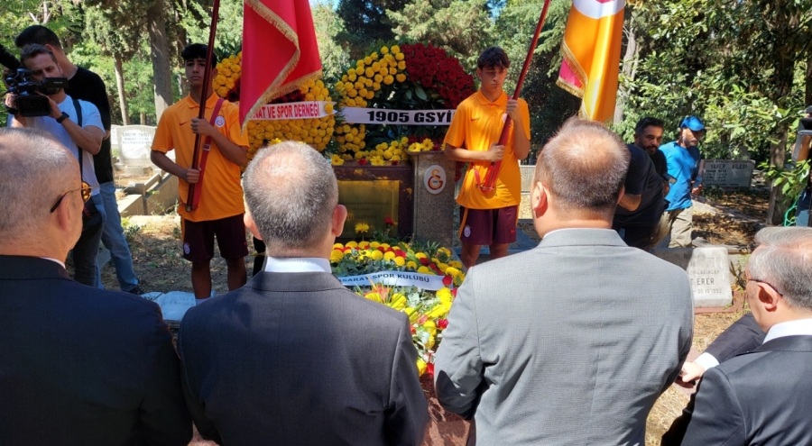 Galatasaray'ın kurucu başkanı Ali Sami Yen kabri başında anıldı