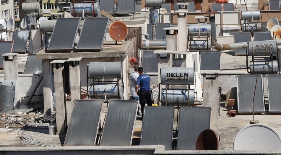 Antalya'da çatıda ceset bulundu