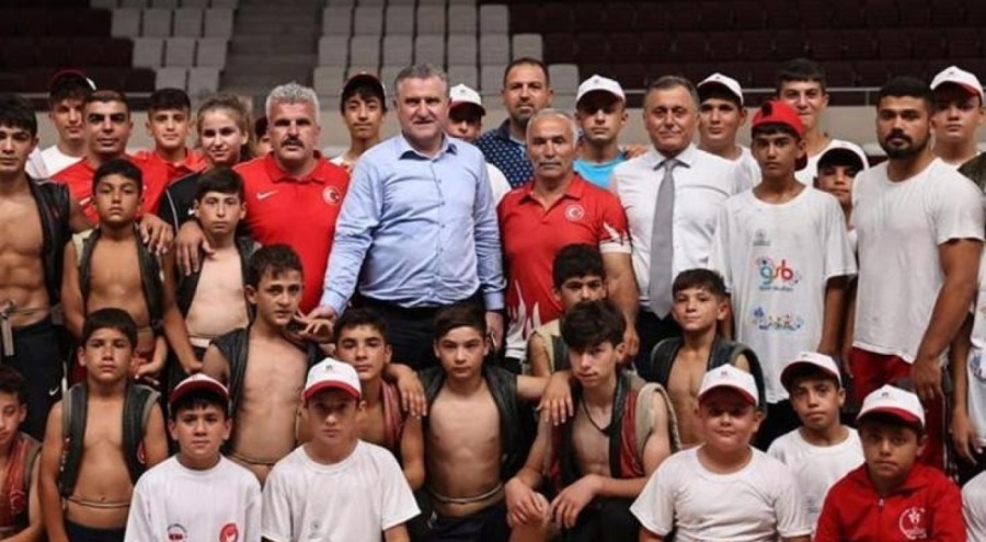 Bakan Bak: 1,5 milyon öğrencinin sportif yetenek taraması yapıldı