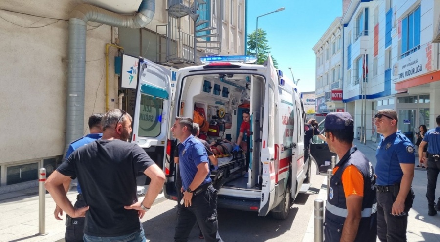 17 yaşındaki kız pencereden düştü