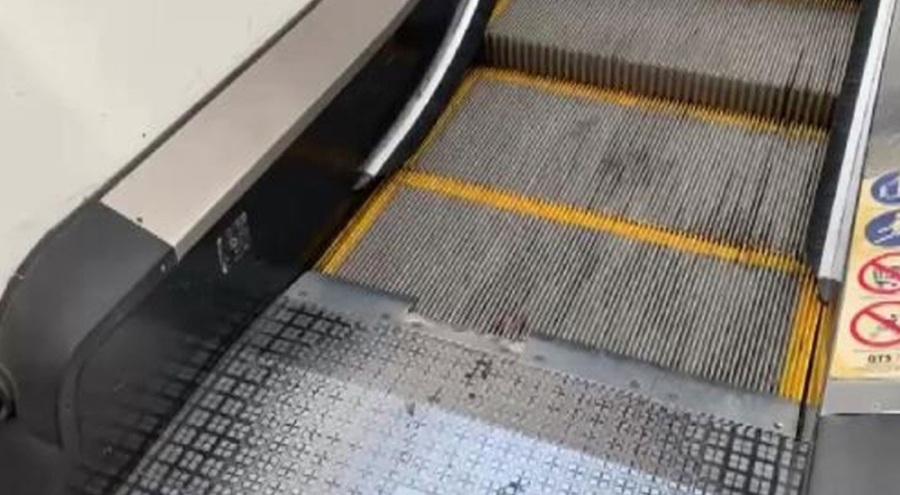 AVM'de 6 yaşındaki çocuğun parmağı yürüyen merdivenlere sıkıştı