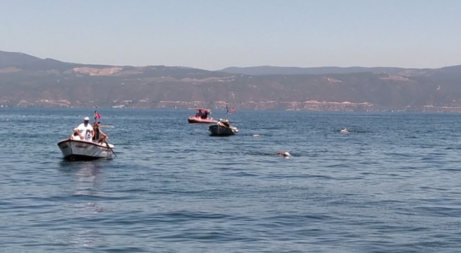 2. Mudanya Körfezi Açık Deniz Yüzme Maratonu'nda sporcular Yalova'dan Bursa'ya yüzdü