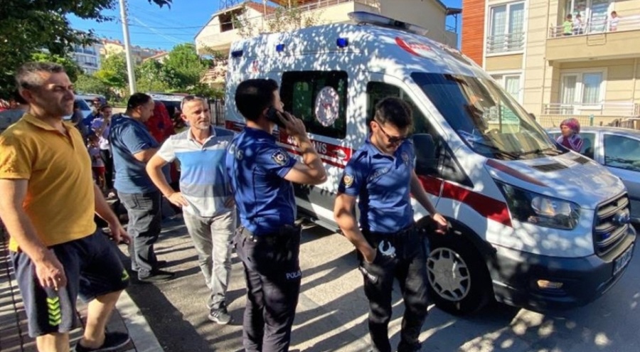 Cam balkon için kullanılan profil yüksek gerilim hattına değdi, yaralılar var