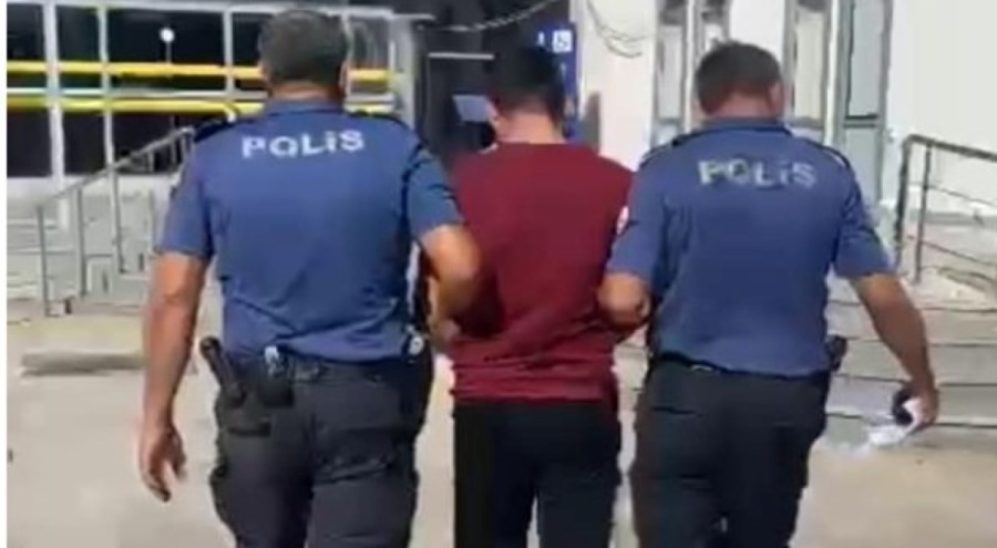 Hasarlı binalardan kombi çalmaya kalktı