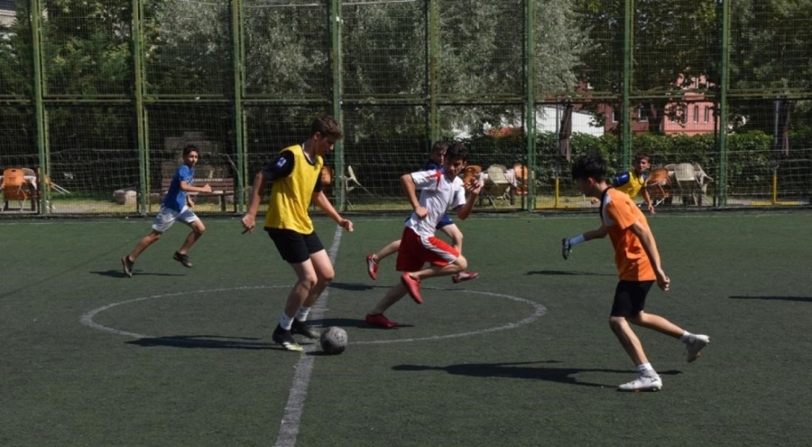Yıldırım'da öğrenciler arası futbol turnuvası
