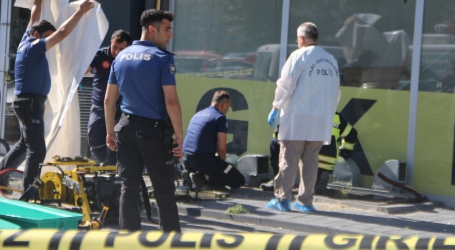 Genç kız feci şekilde can verdi: 7'inci kattan mazgalın içine düştü