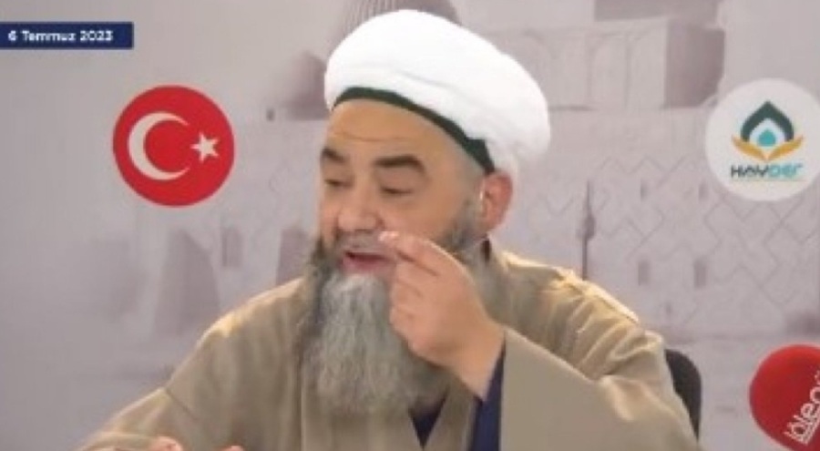 Cübbeli Ahmet: "LGBT'lerin dübürlerine yani makatlarına körükle ateş üflenecek"