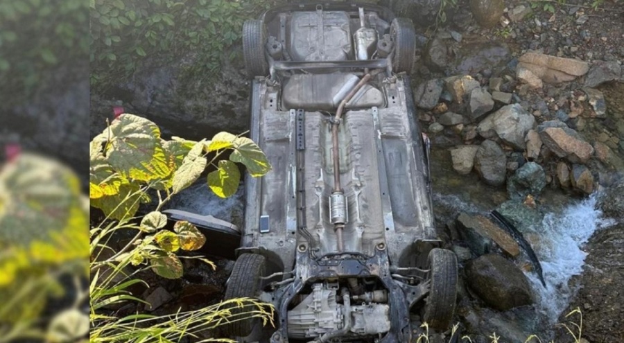 Rize'de otomobil köprüden düştü, ölü ve yaralılar var