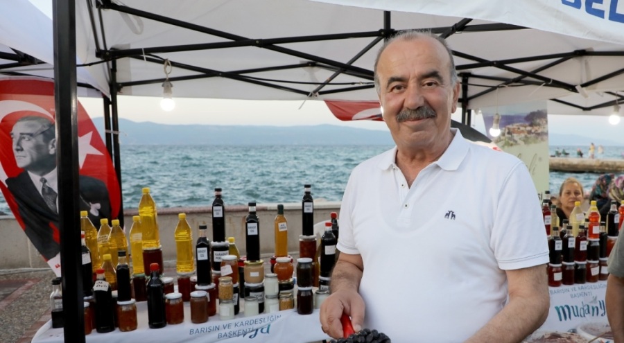 Tirilye zeytin şenliği ile coştu
