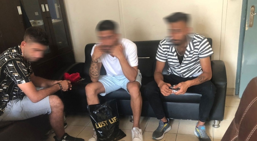 "Askere gideceğim" diyerek kandırdıkları vatandaşlardan para toplayan şahıslar yakalandı