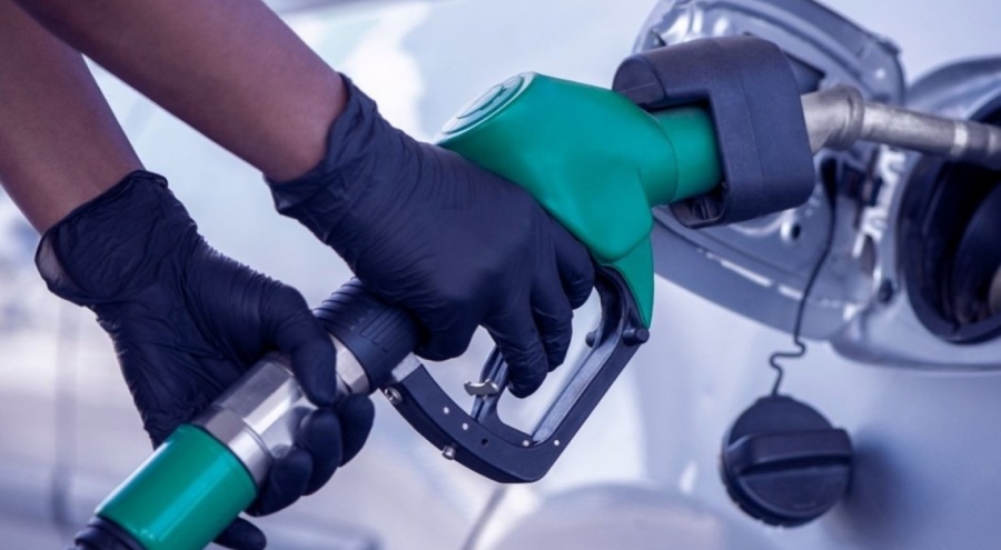 Akaryakıta yine zam geldi!