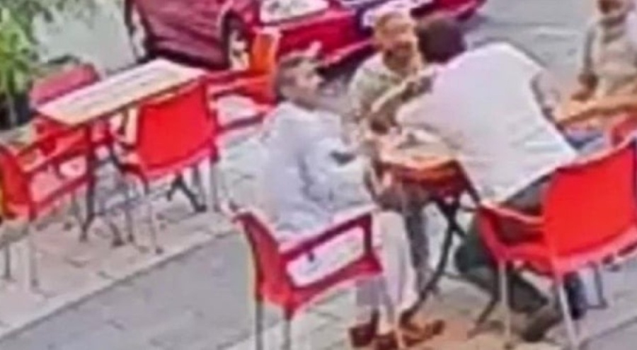 Çay içerken sırtına yorgun mermi isabet etti