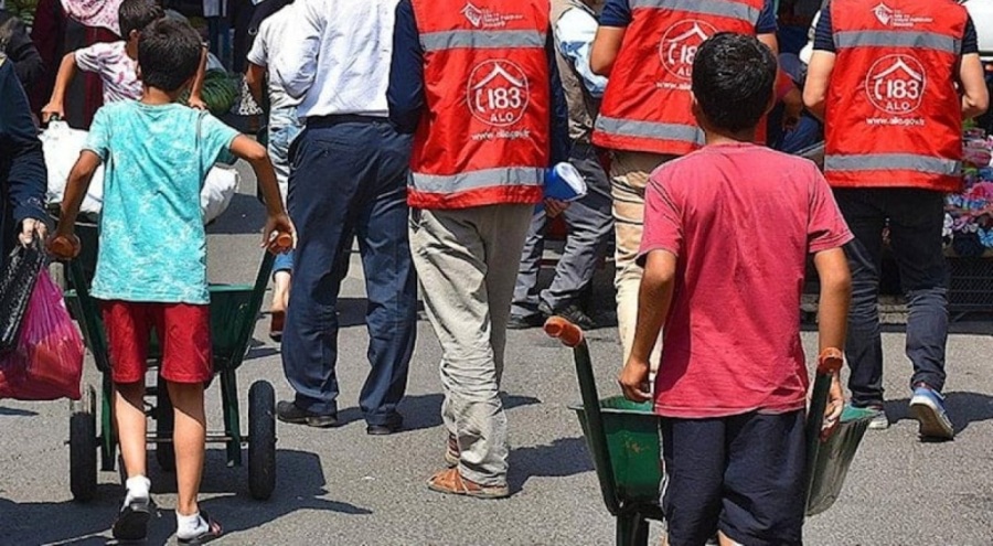 Aile ve Sosyal Hizmetler Bakanlığı'nın raporuna göre 165 bin çocuğa aileleri bakamıyor